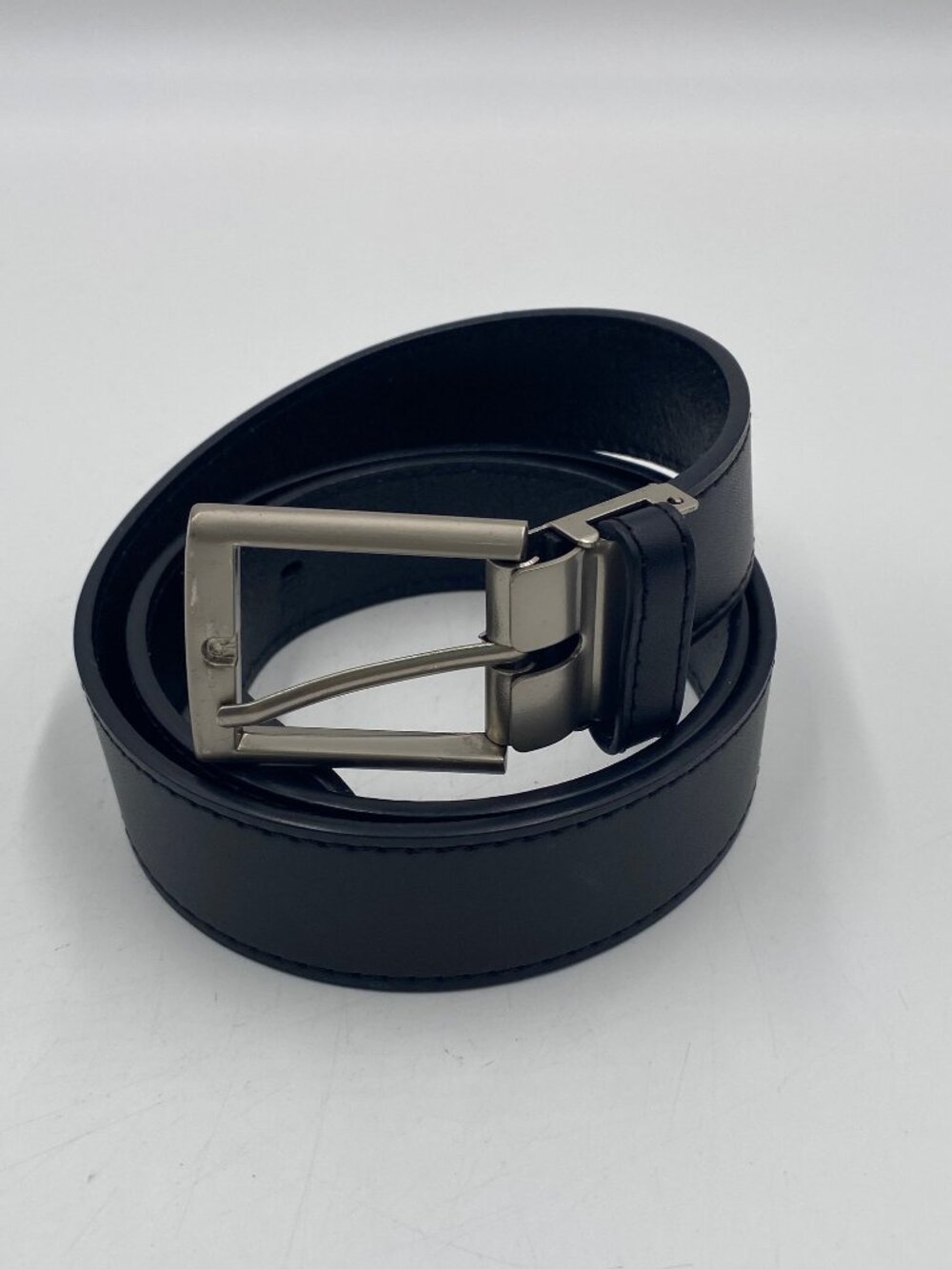 OOBE Black Leather Belt Size Small 1.25" Wide Dress Work Golf Silver Buckle